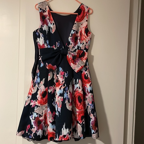 Kate Spade | Hazy Floral Open Back Dress - Picture 4 of 4